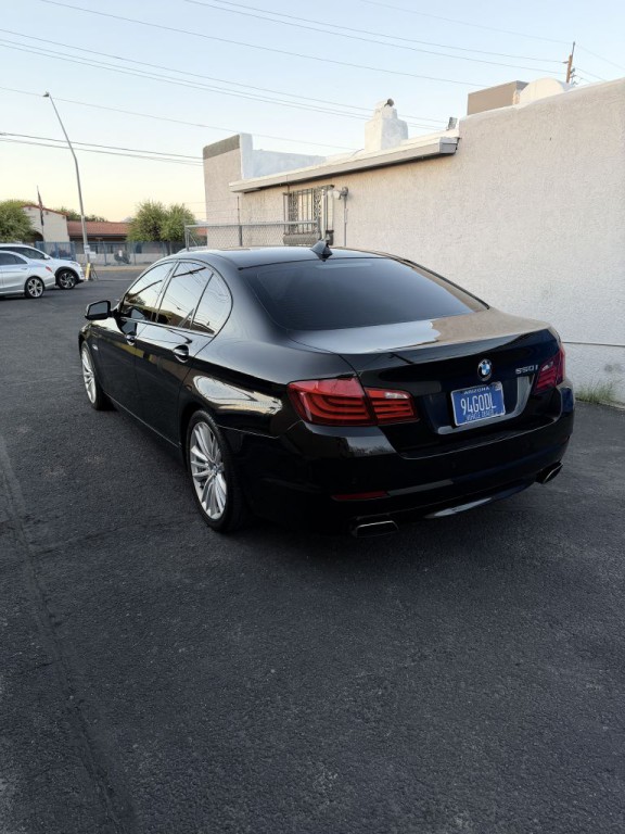2011 BMW 5 Series Image 5