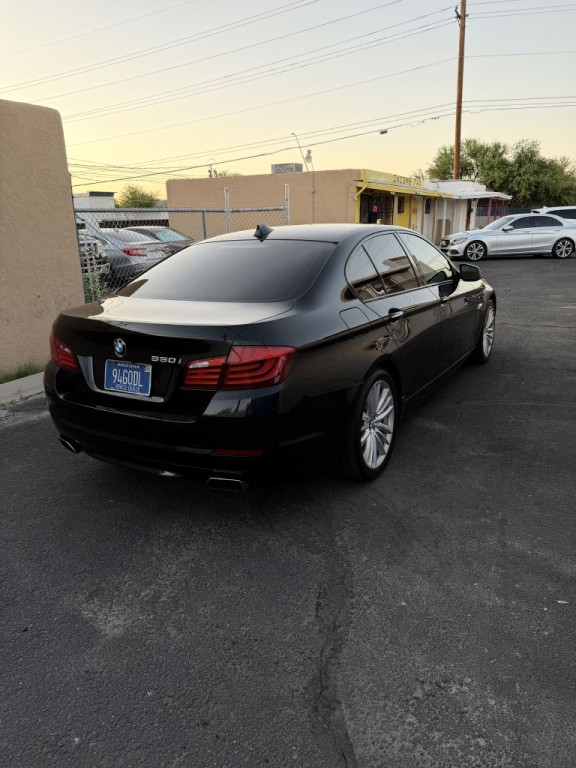 2011 BMW 5 Series Image 6