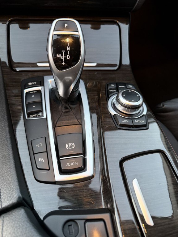 2011 BMW 5 Series Image 13