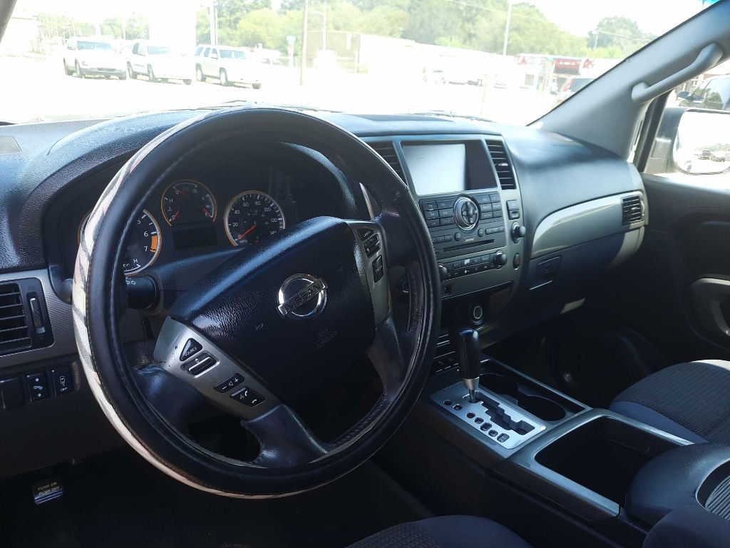 2015 Nissan Armada Image 4