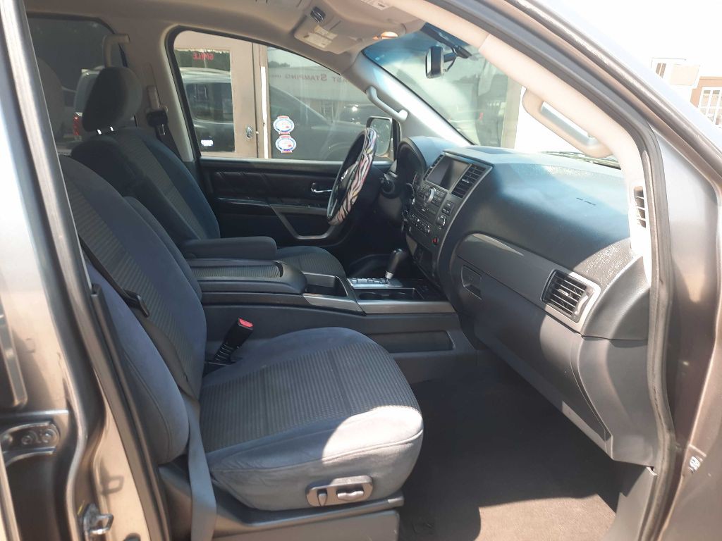 2015 Nissan Armada Image 10