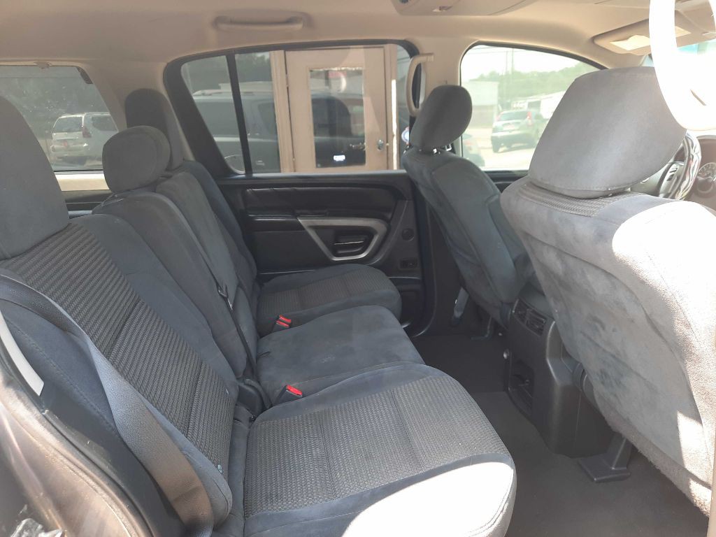 2015 Nissan Armada Image 12