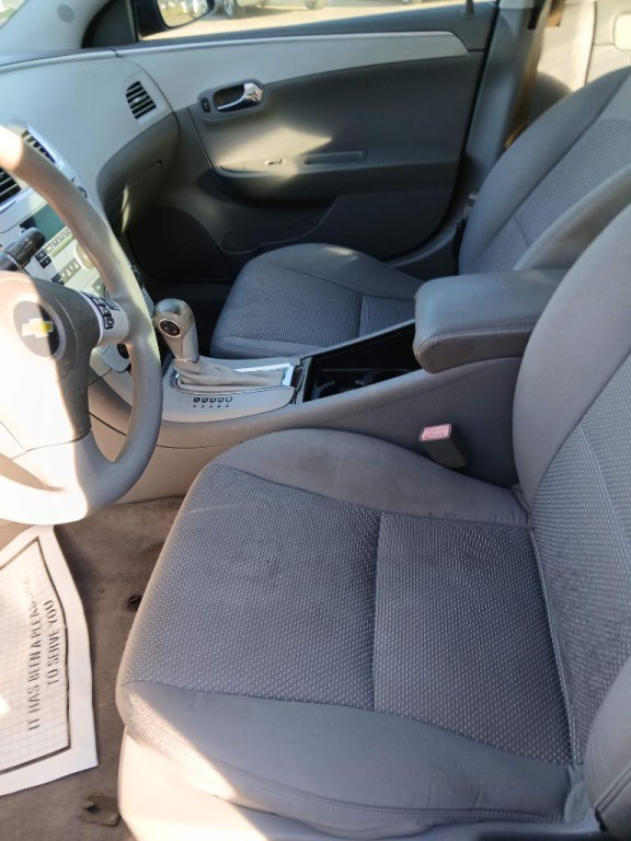 2011 Chevrolet Malibu Image 7