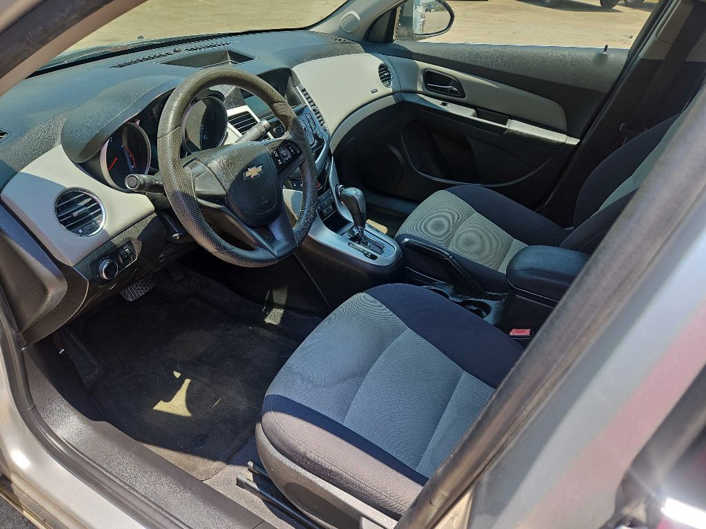 2012 Chevrolet Cruze Image 8