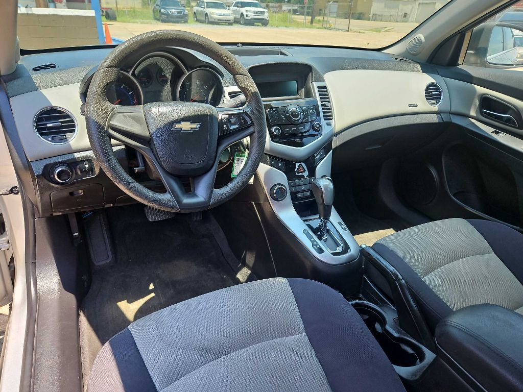 2012 Chevrolet Cruze Image 11