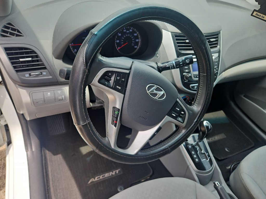 2014 Hyundai Accent Image 7