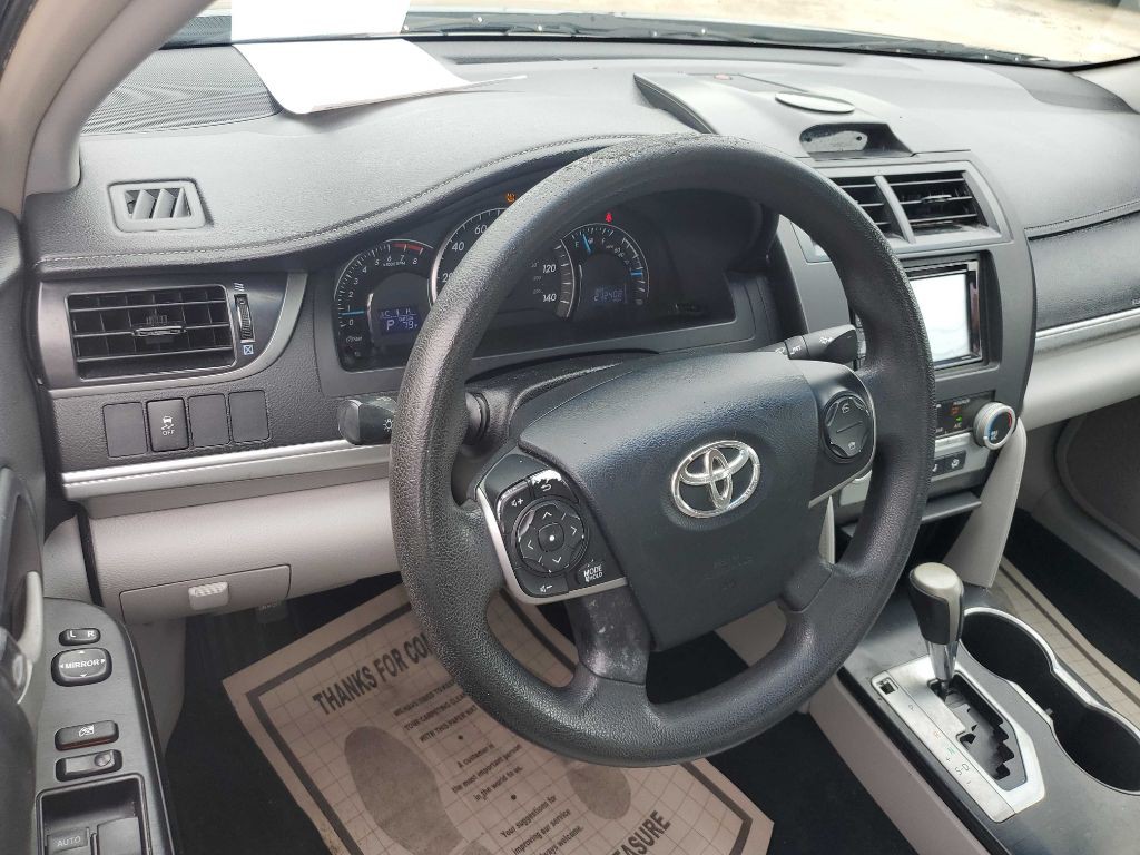 2012 Toyota Camry Image 6