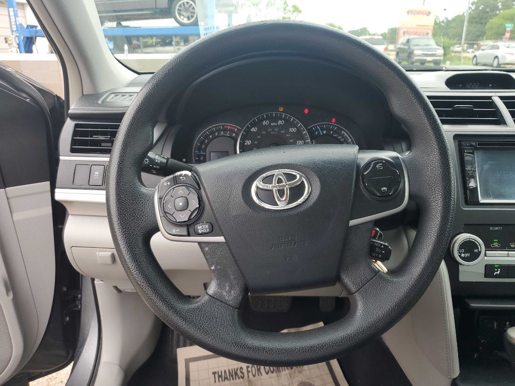 2012 Toyota Camry Image 11