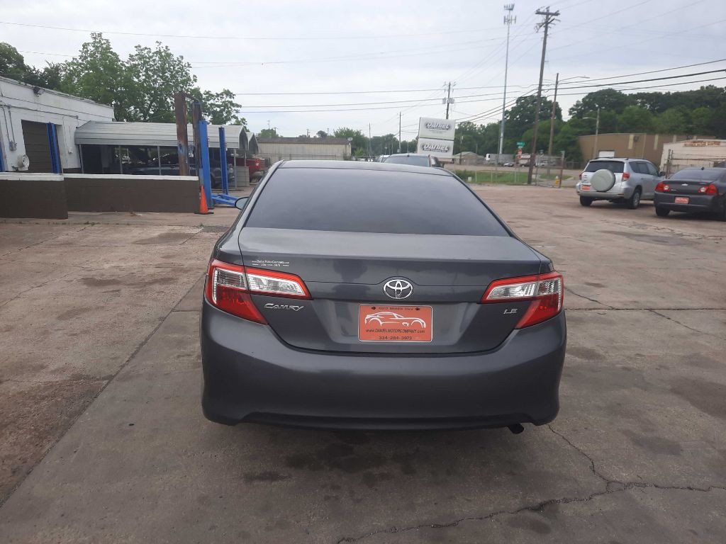 2012 Toyota Camry Image 15