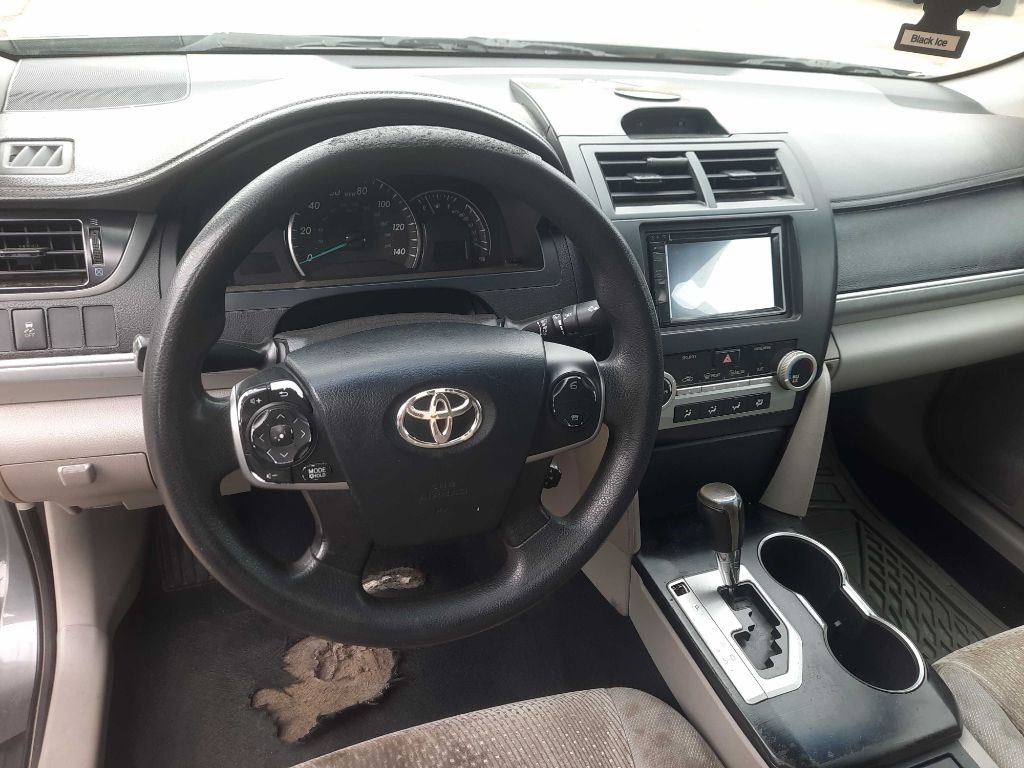 2012 Toyota Camry Image 18