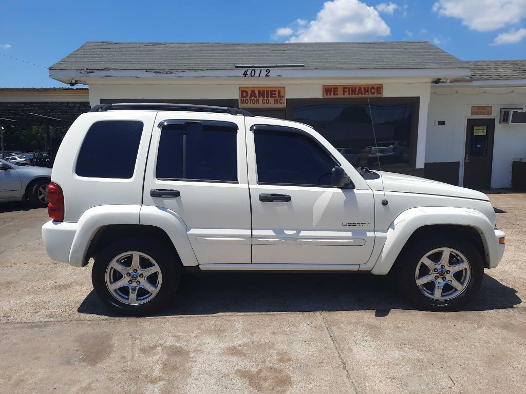 2004 Jeep Liberty Image 2