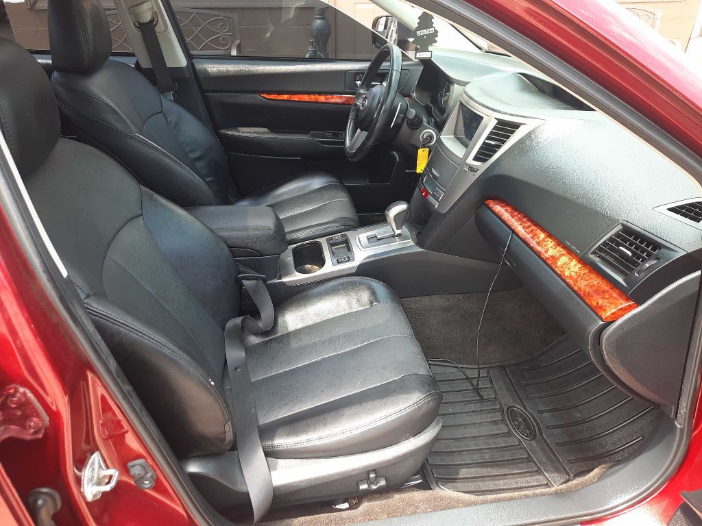 2011 Subaru Legacy Image 8
