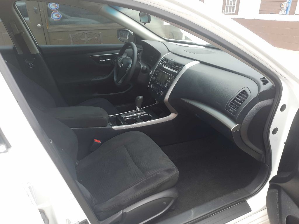 2014 Nissan Altima Image 9