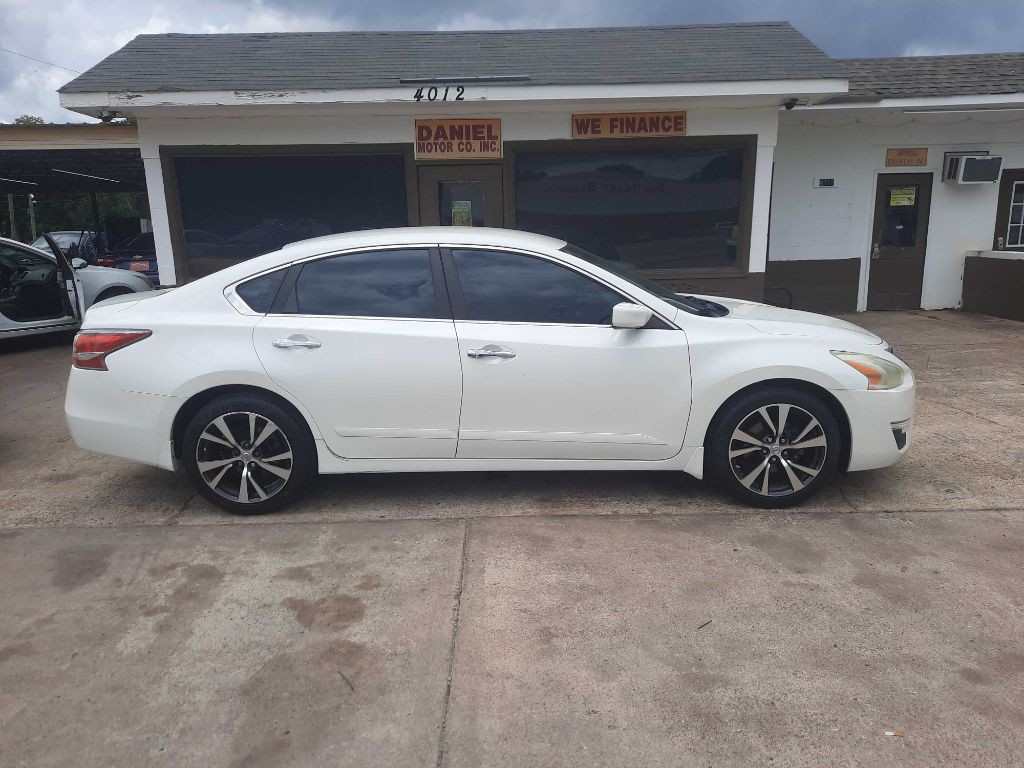 2014 Nissan Altima Image 1