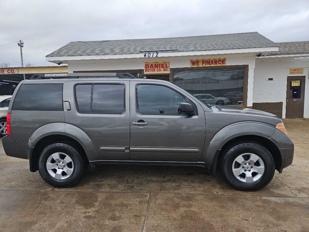 2007 Nissan Pathfinder Image 1