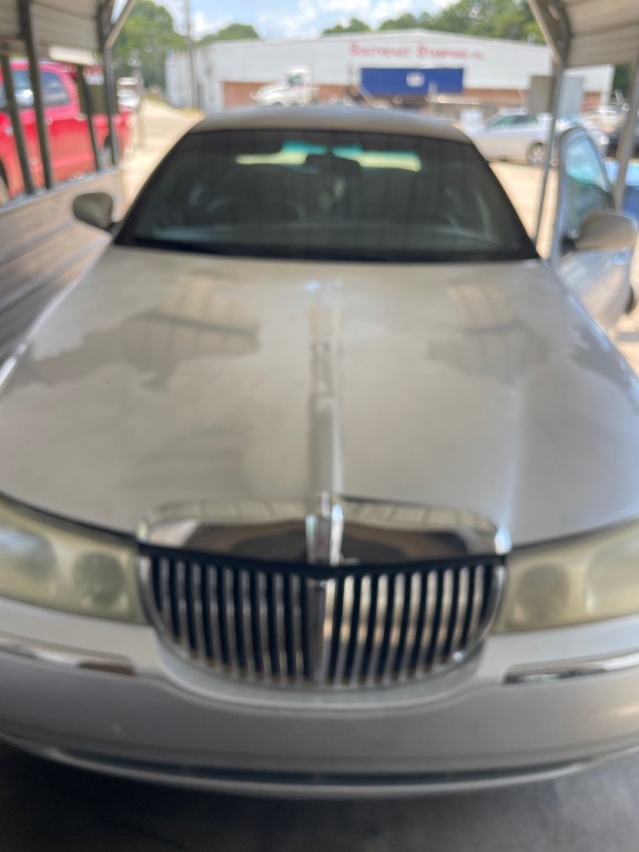 2001 Lincoln Town Car Executive