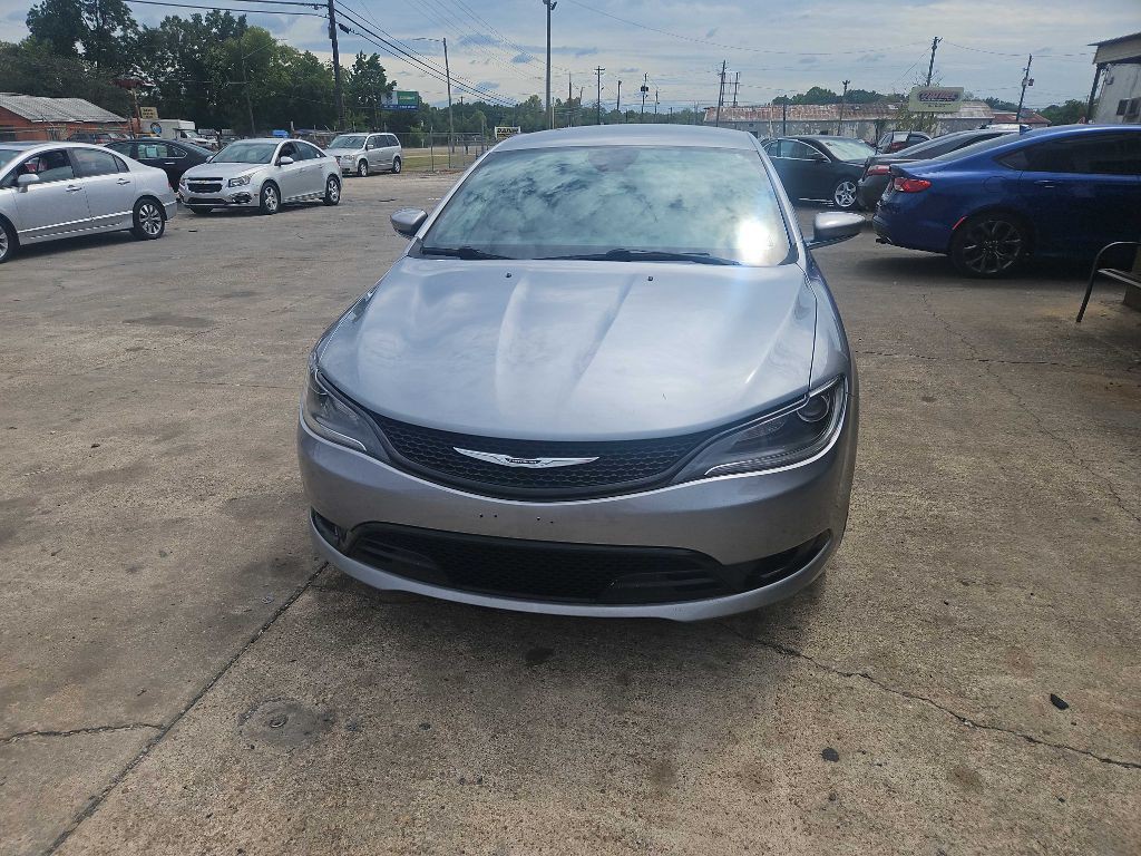 2015 Chrysler 200 Image 3