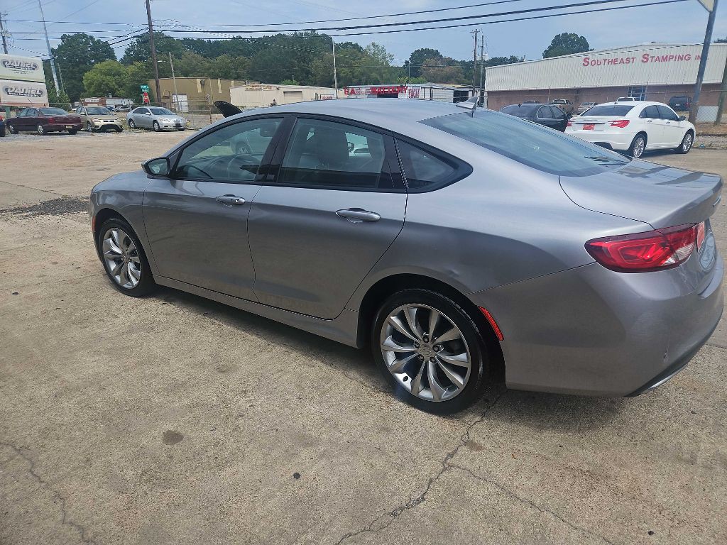 2015 Chrysler 200 Image 4