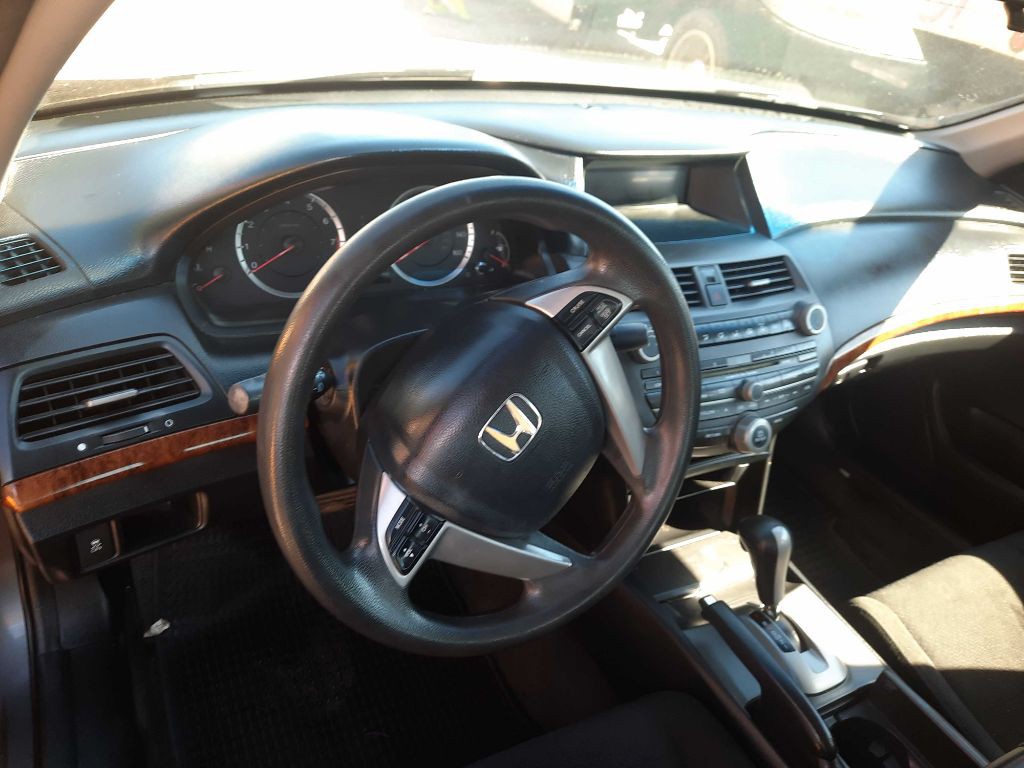 2012 Honda Accord Image 2