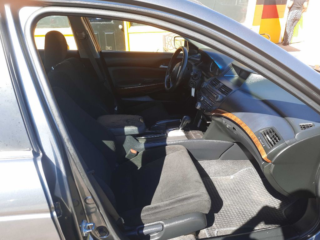 2012 Honda Accord Image 9