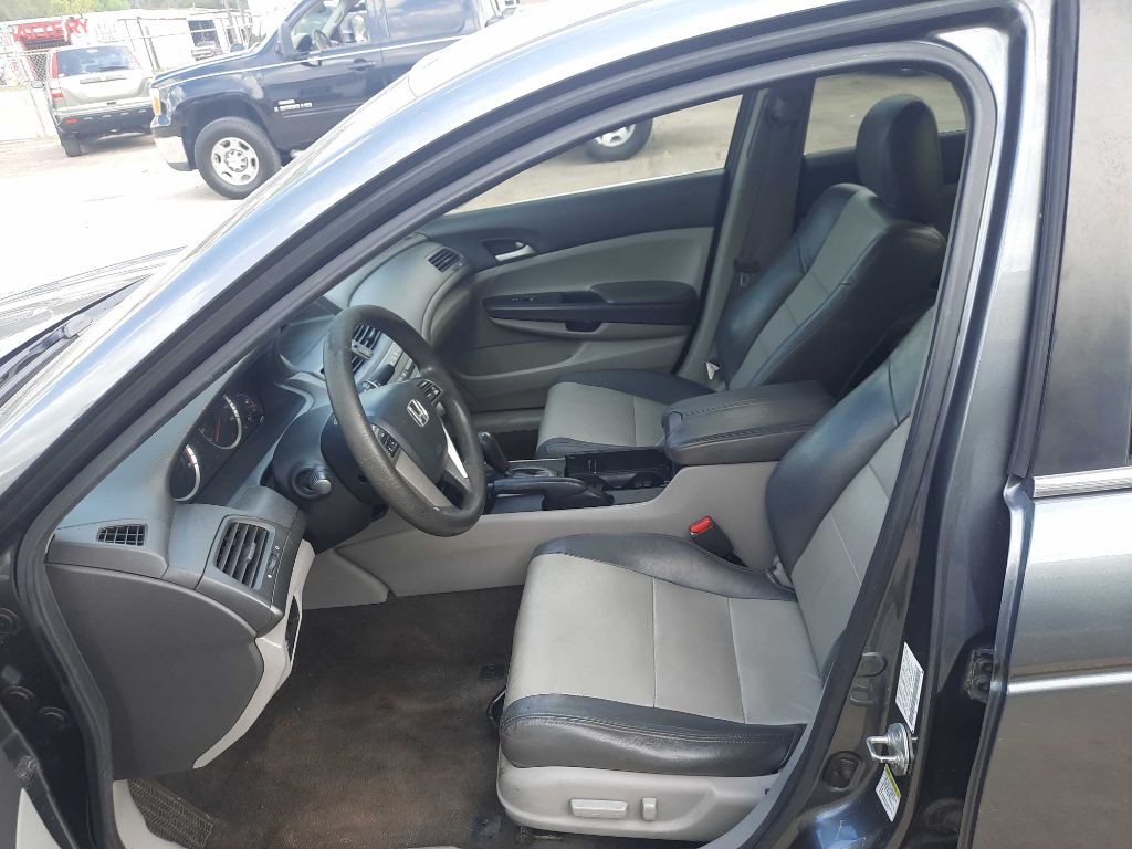 2010 Honda Accord Image 4