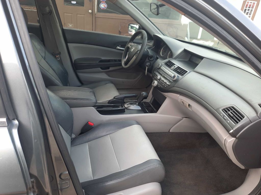 2010 Honda Accord Image 8