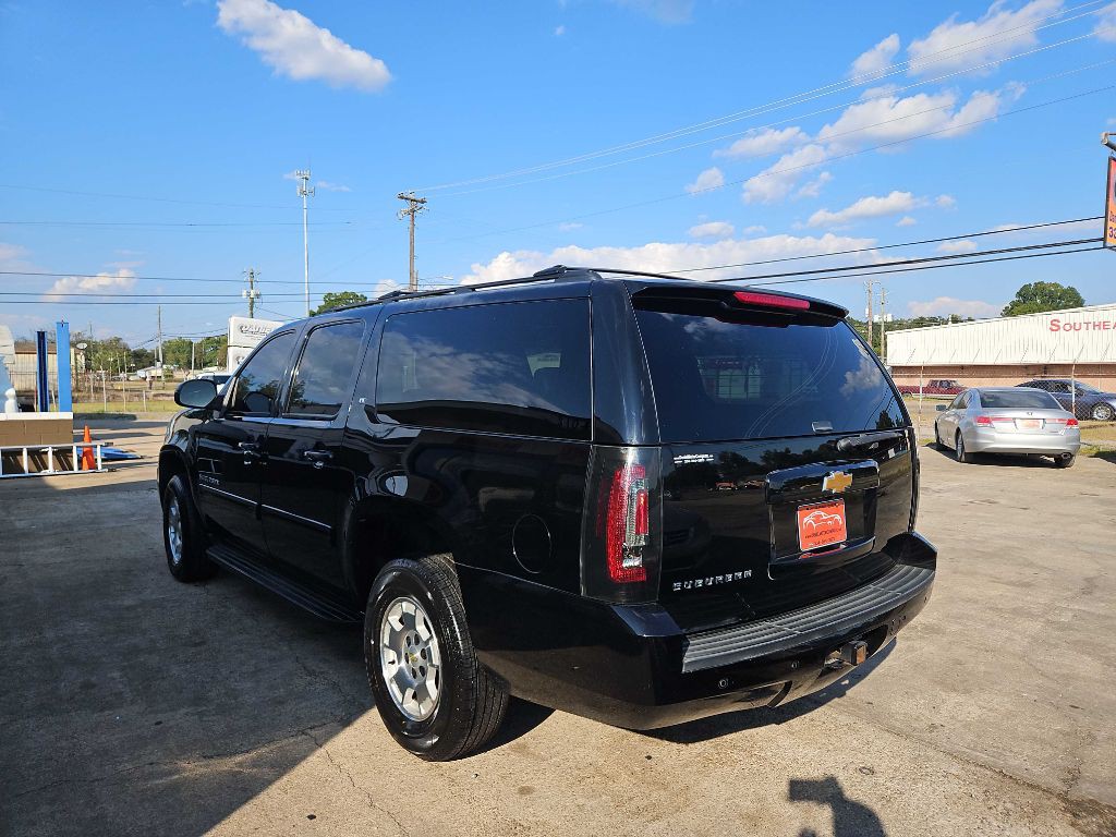 2014 Chevrolet Suburban Image 4
