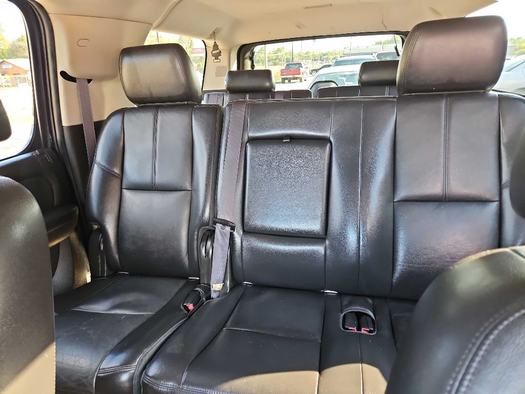 2014 Chevrolet Suburban Image 10