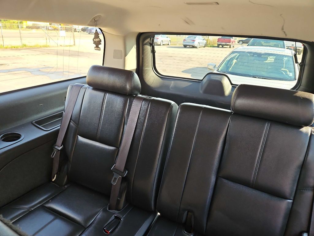 2014 Chevrolet Suburban Image 14