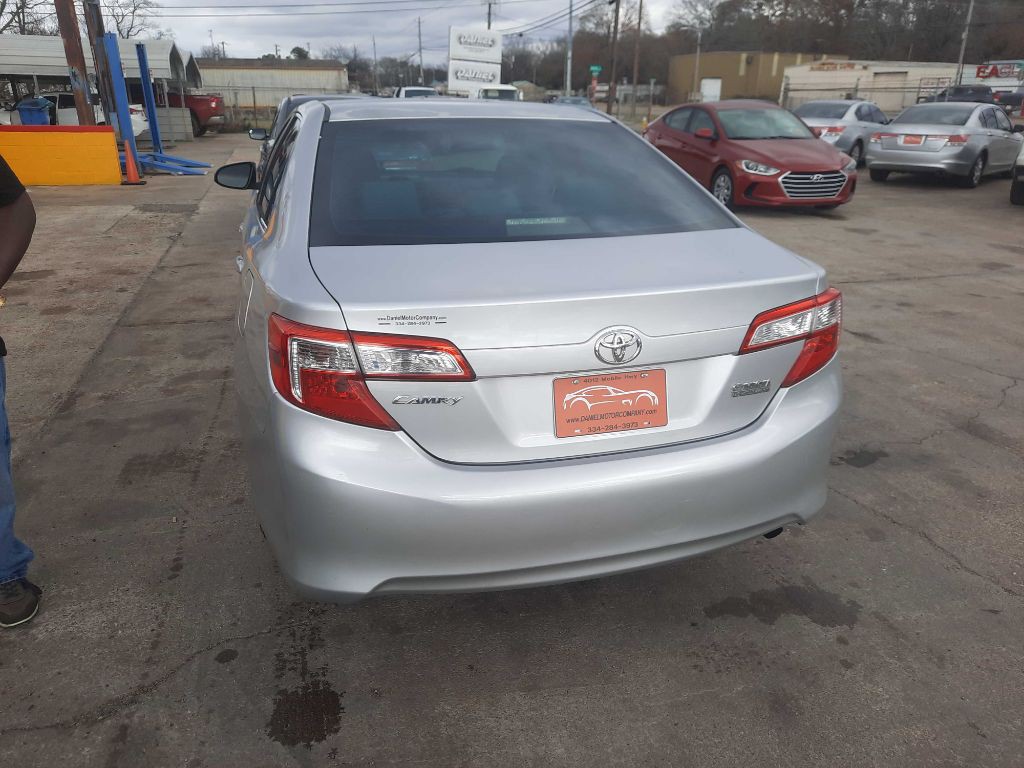 2014 Toyota Camry Image 4
