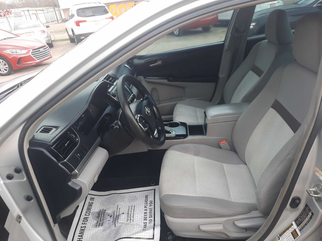 2014 Toyota Camry Image 5