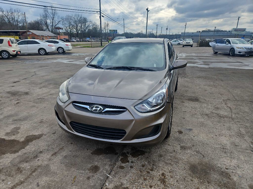 2014 Hyundai Accent Image 4