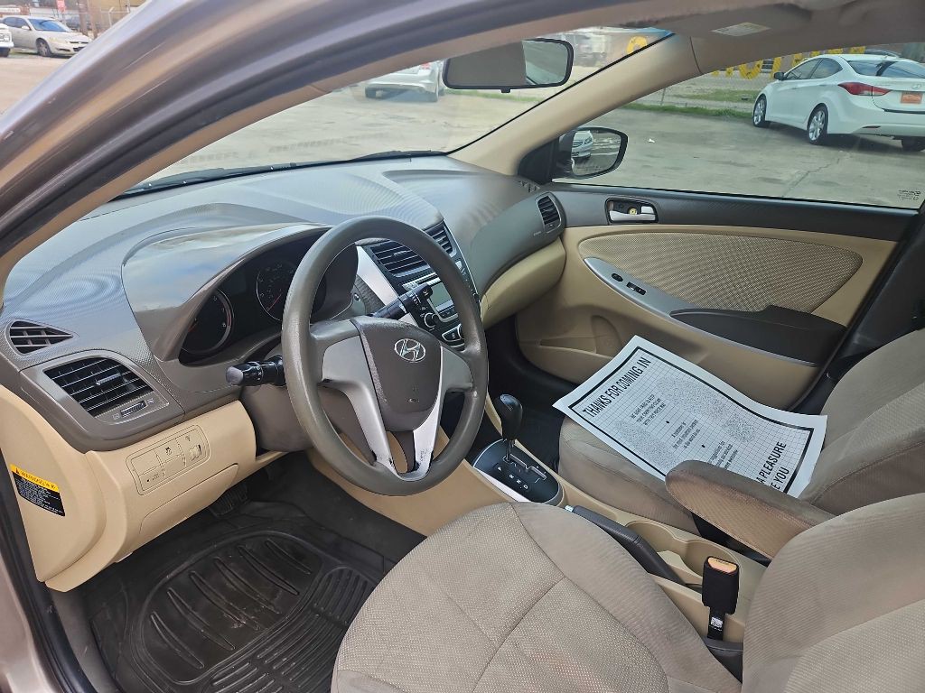 2014 Hyundai Accent Image 6