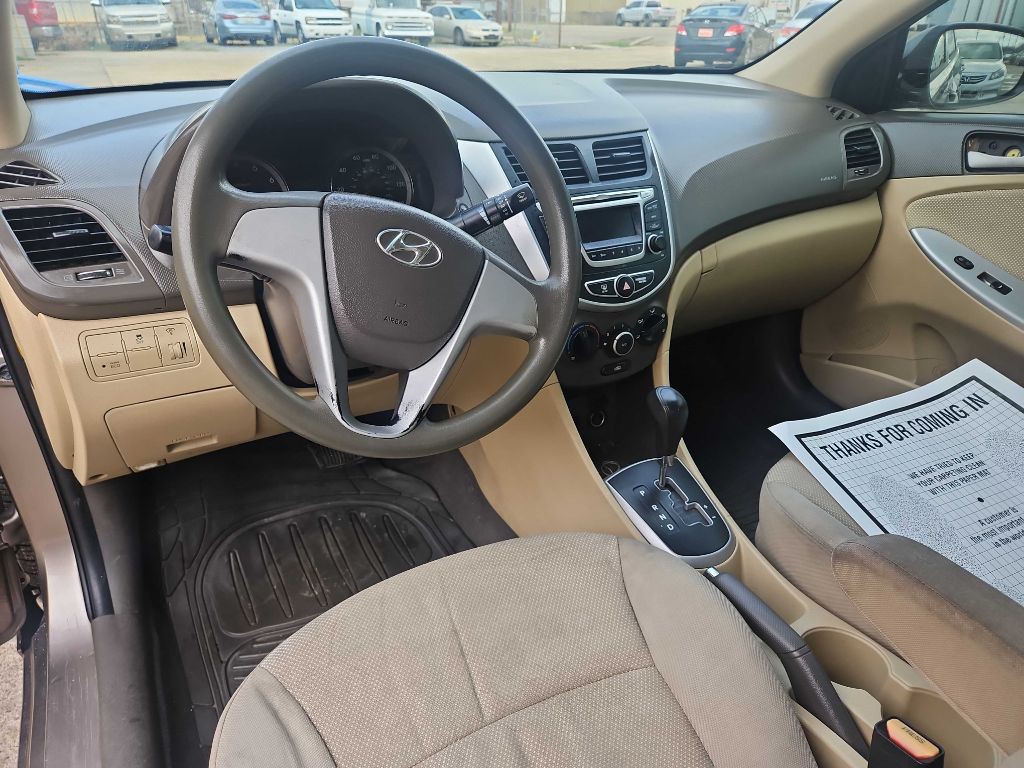 2014 Hyundai Accent Image 12