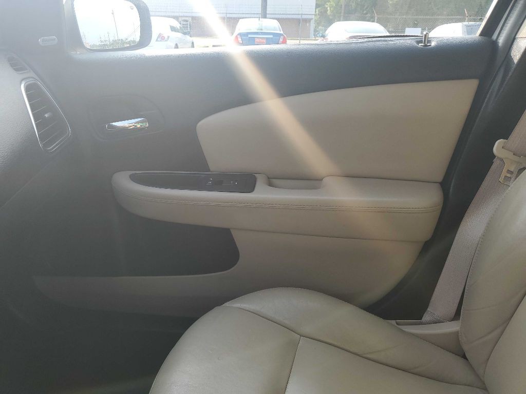 2013 Chrysler 200 Image 11