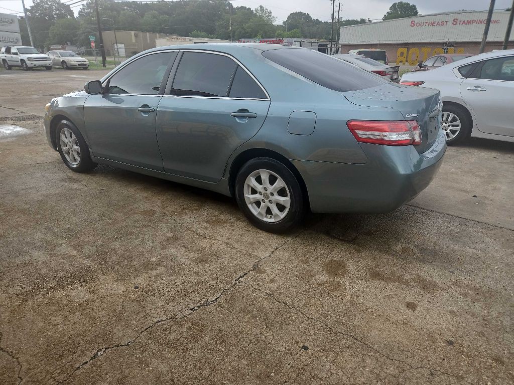 2011 Toyota Camry Image 1