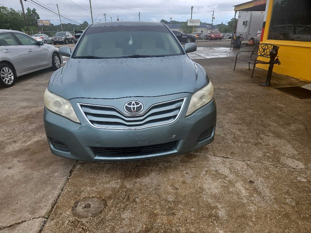 2011 Toyota Camry Image 2