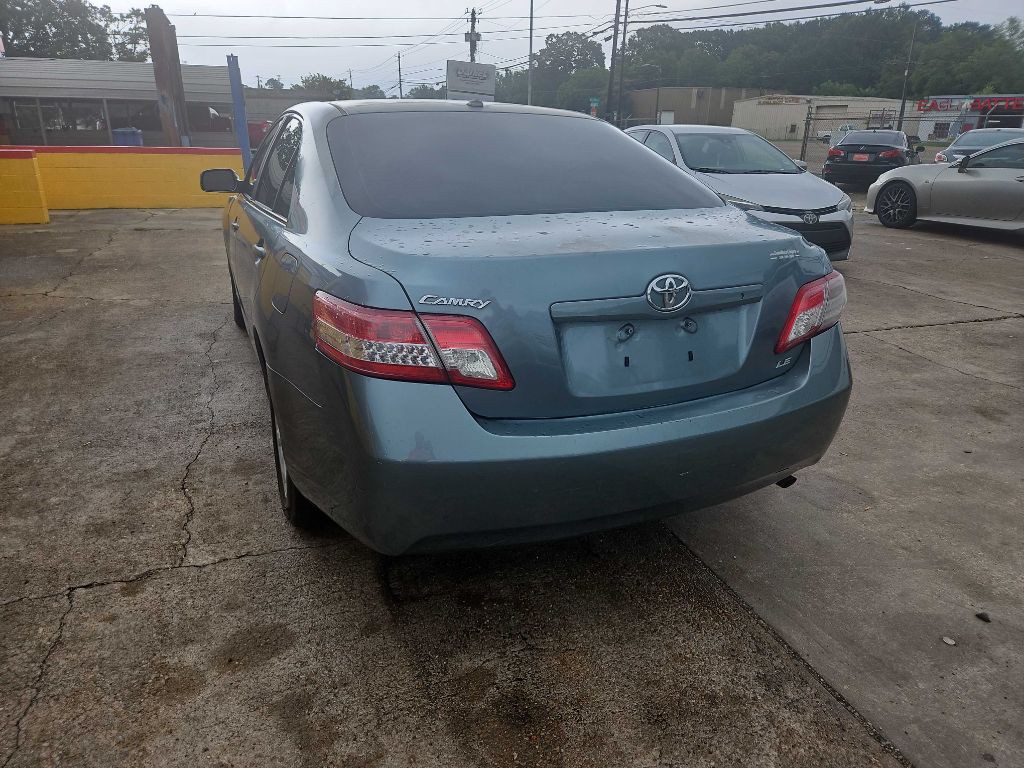 2011 Toyota Camry Image 3