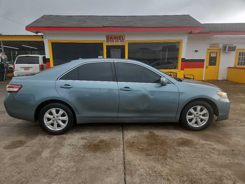 2011 Toyota Camry Image 4