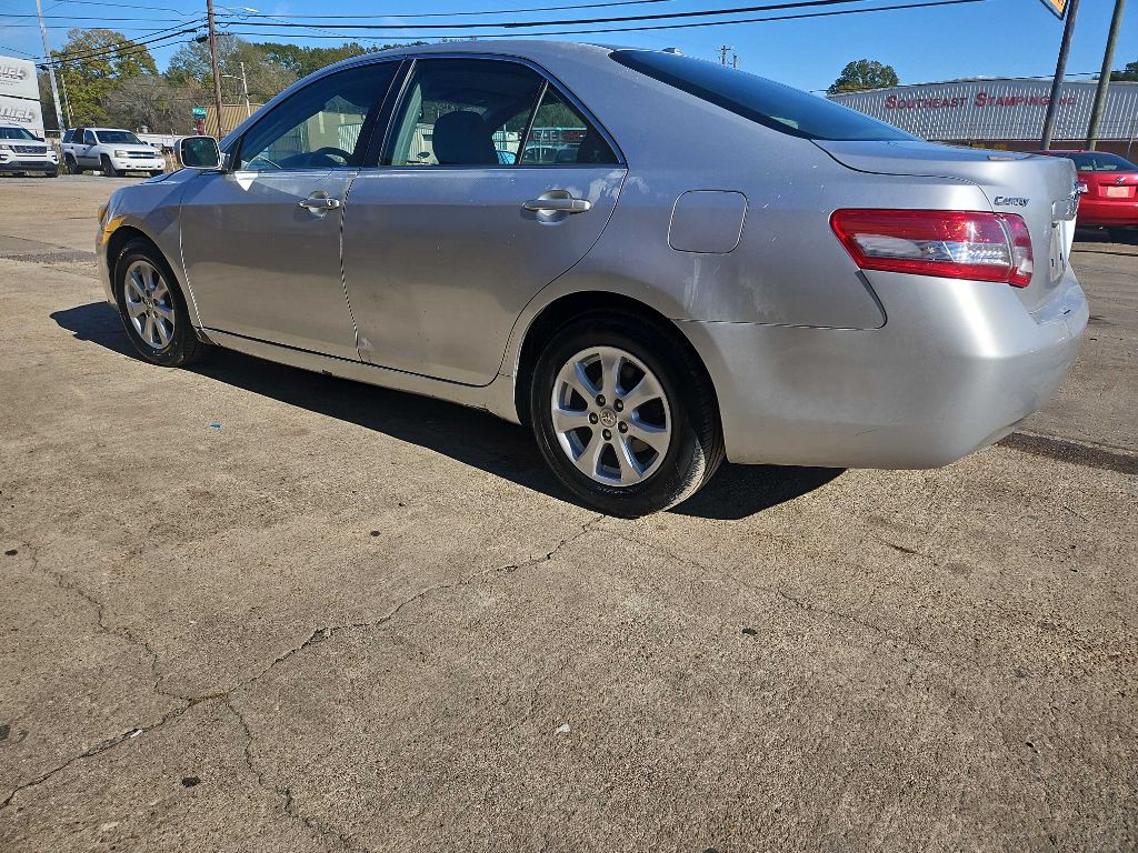 2011 Toyota Camry Image 3