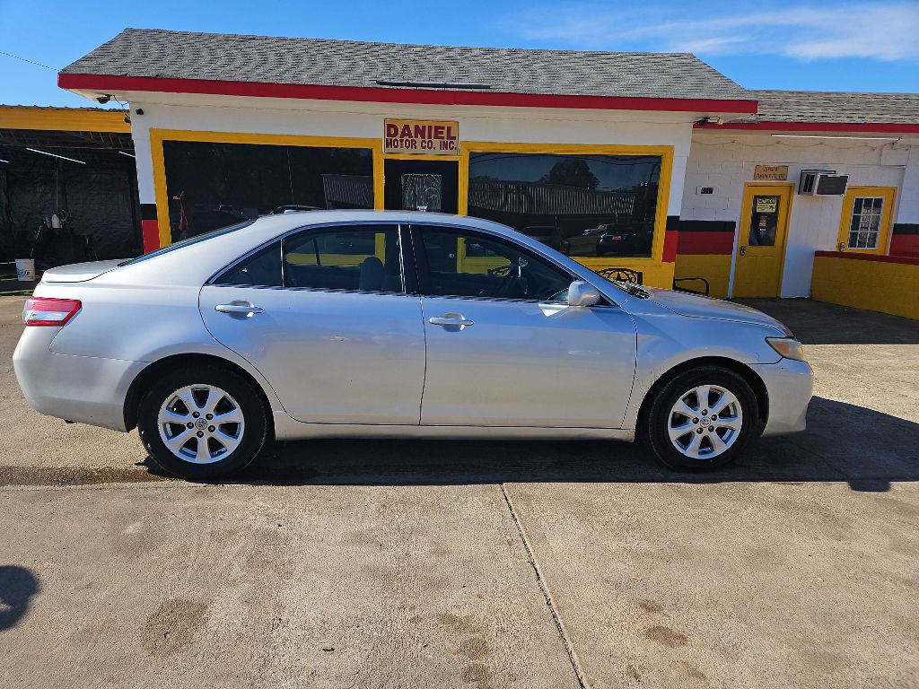 2011 Toyota Camry Image 5