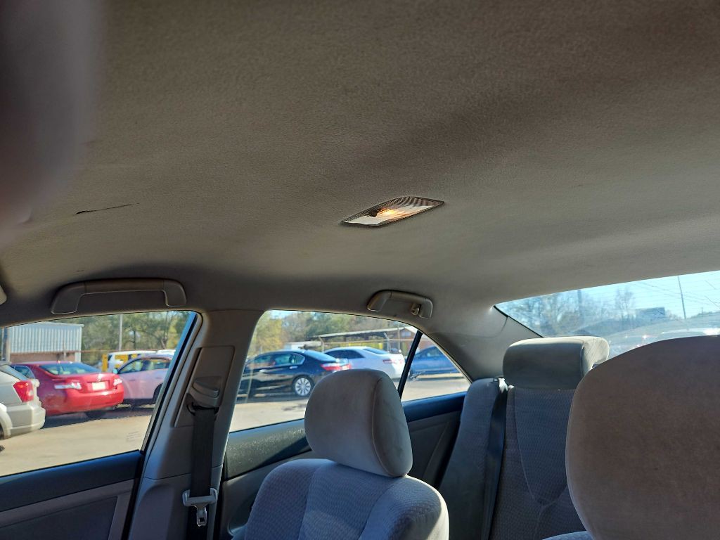 2011 Toyota Camry Image 8