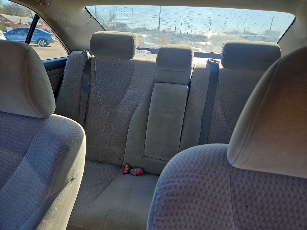 2011 Toyota Camry Image 9