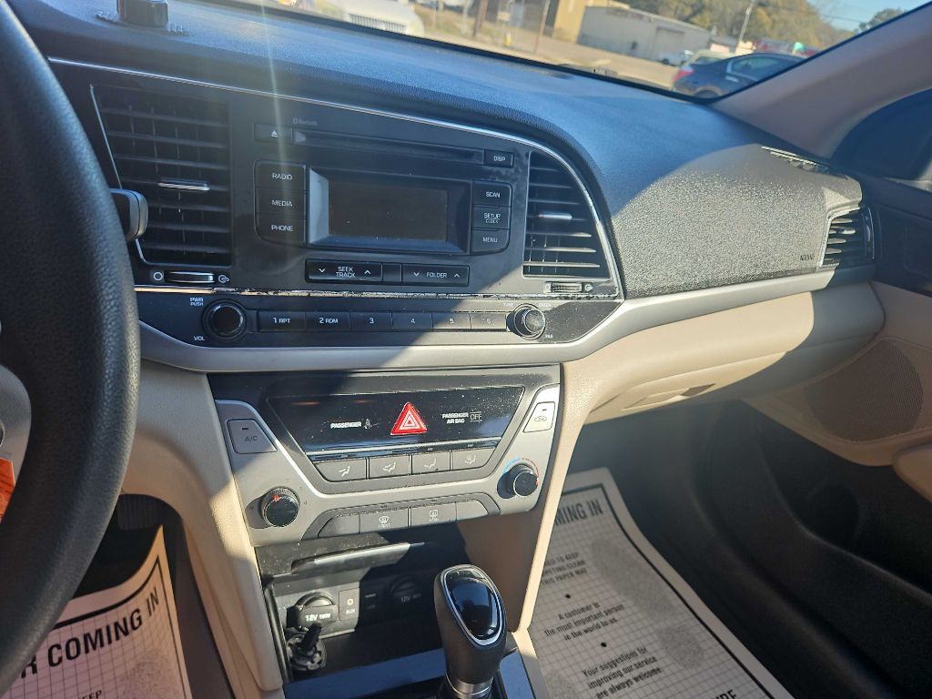 2018 Hyundai Elantra Image 8