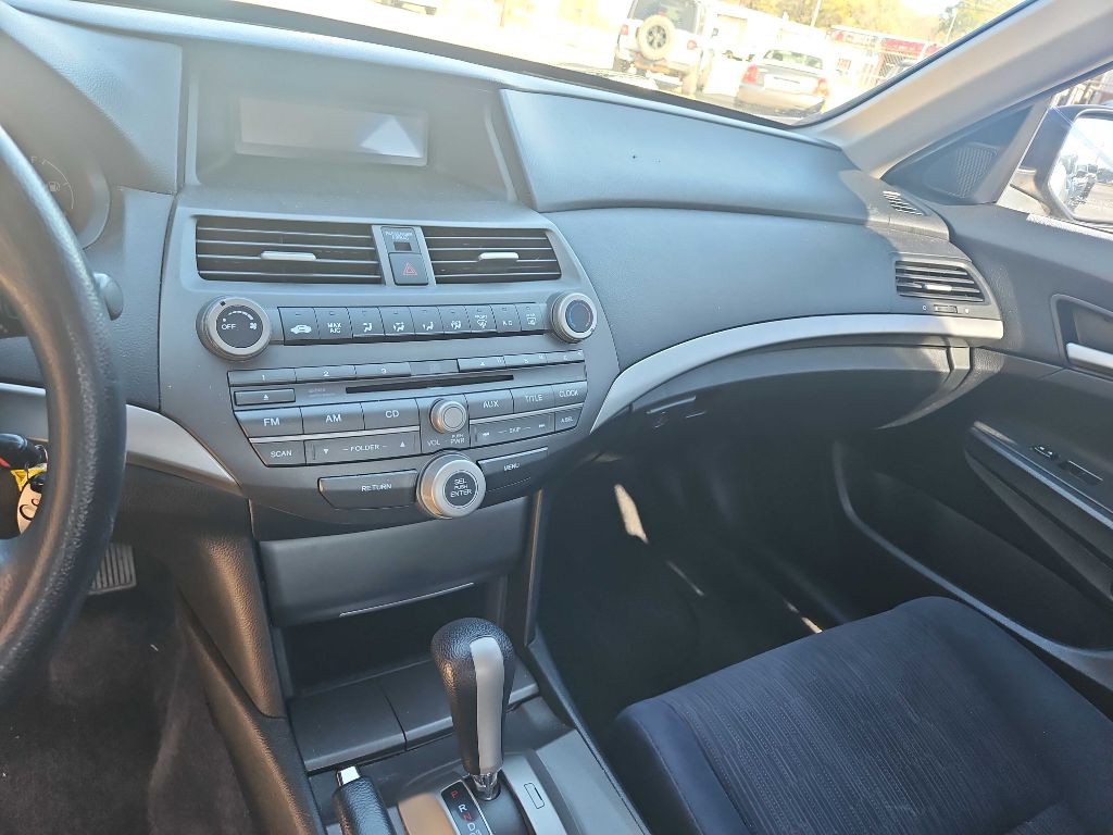 2012 Honda Accord Image 9