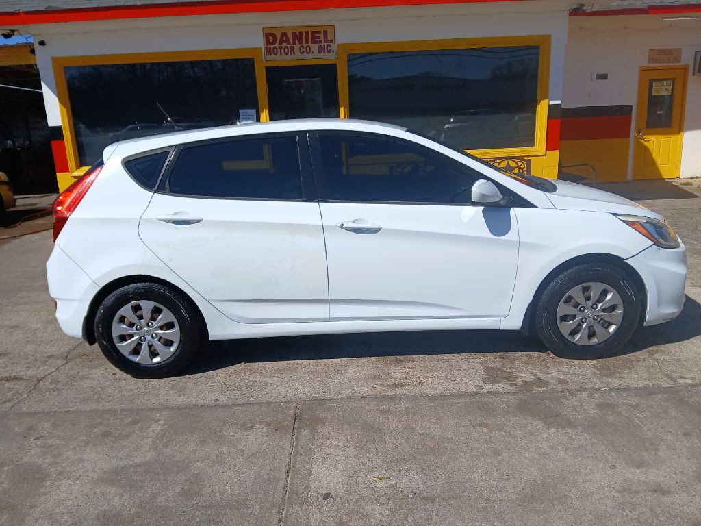 2015 Hyundai Accent Image 6