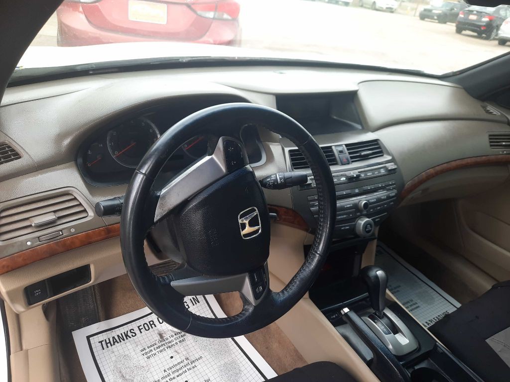 2009 Honda Accord Image 2