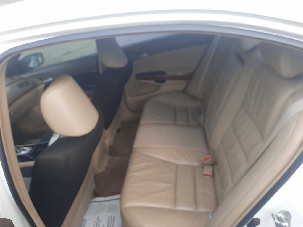 2009 Honda Accord Image 6