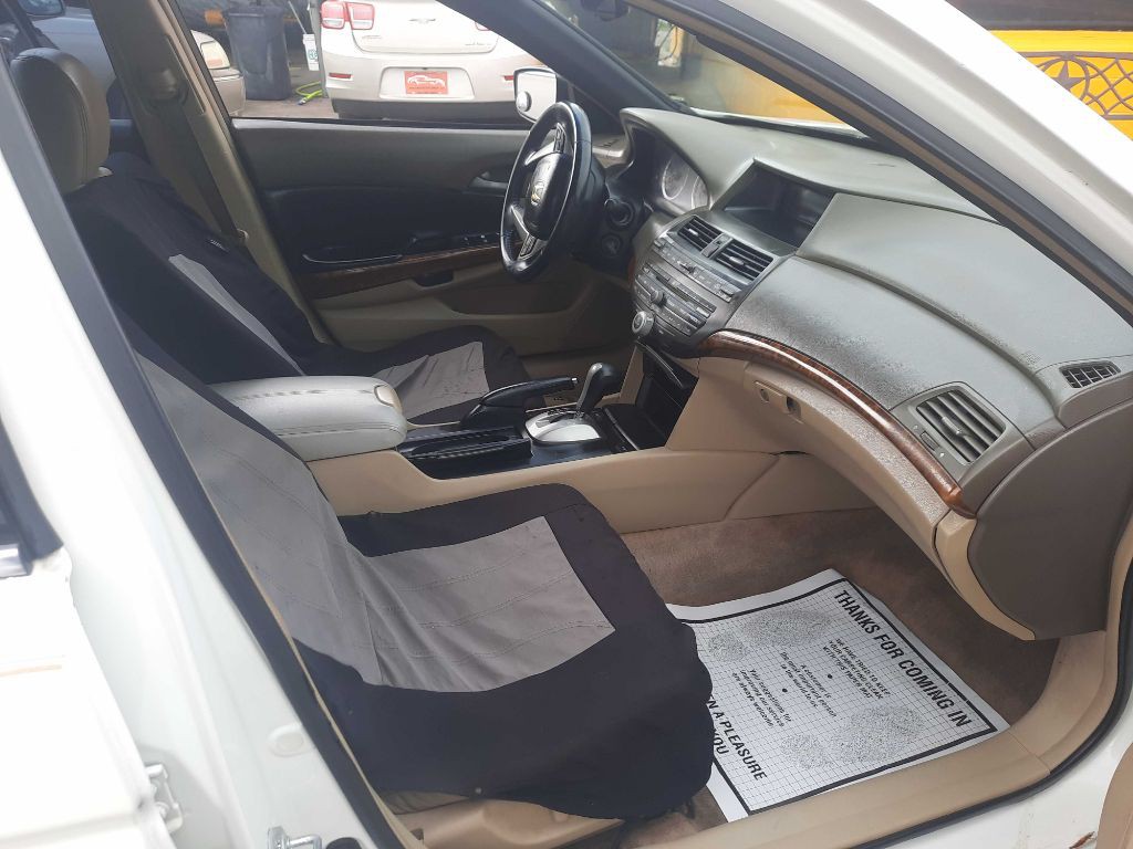 2009 Honda Accord Image 8