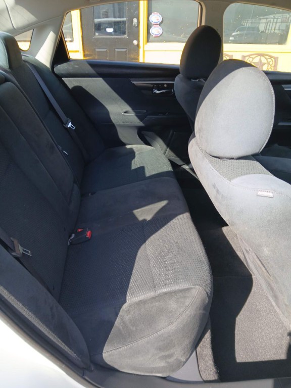 2015 Nissan Altima Image 5